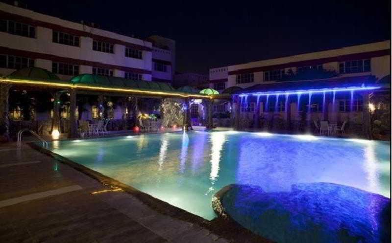 Hotel Yamuna View Агра Екстериор снимка