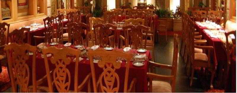 Hotel Yamuna View Агра Екстериор снимка