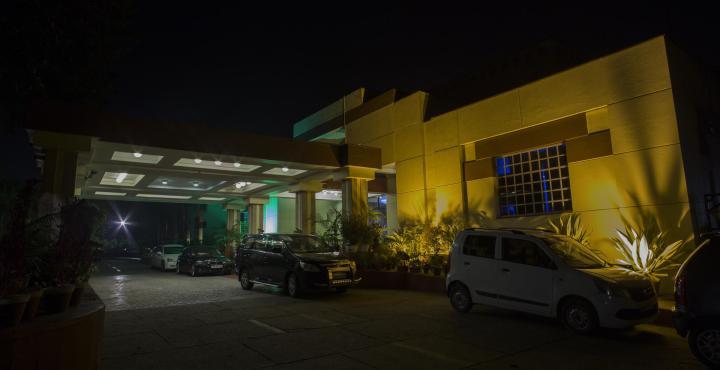 Hotel Yamuna View Агра Екстериор снимка